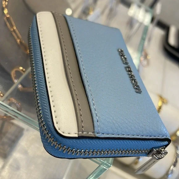 MICHAEL KORS Jet Set Travel Medium Color-Block Zip Around Wallet
LT SKY MLT
NWT - Picture 7 of 16